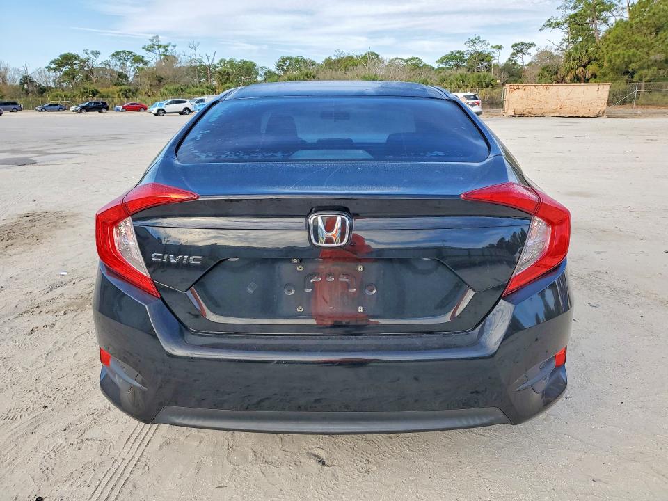 77002515 :رقم المزاد ، 19XFC2F58HE028972 vin ، 2017 Honda Civic مزاد بيع