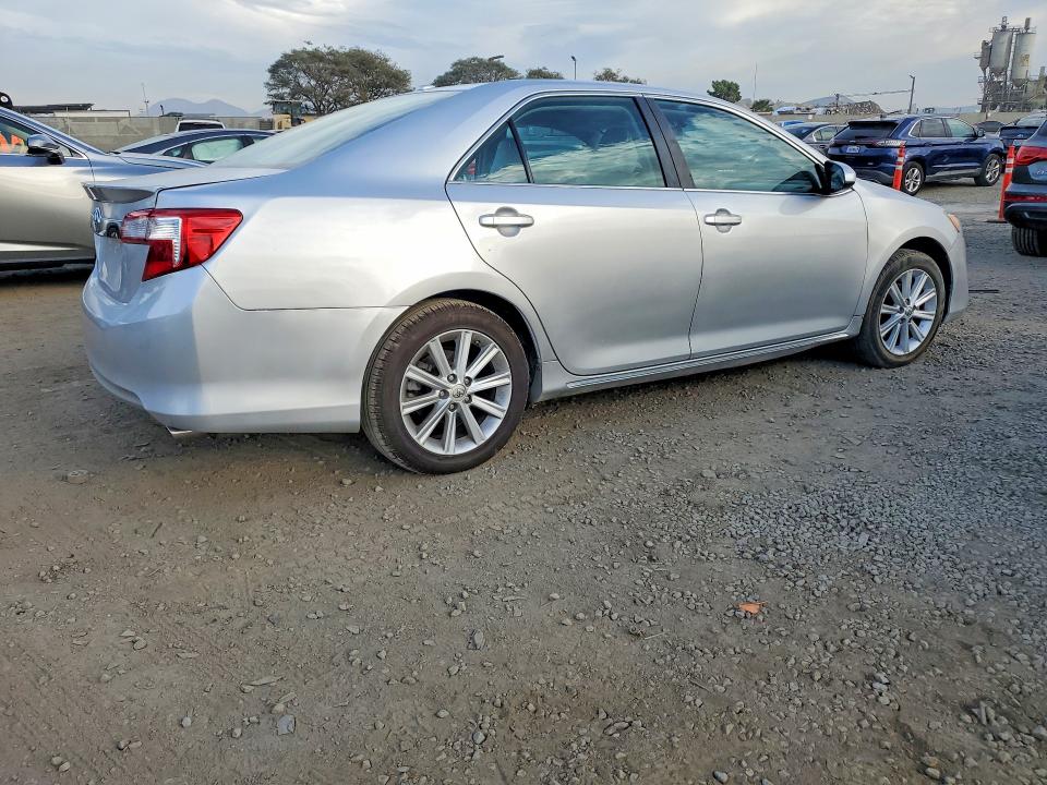 2013 Toyota Camry Hybr მანქანა იყიდება აუქციონზე, vin: 4T1BD1FK0DU086562, აუქციონის ნომერი: 76463685