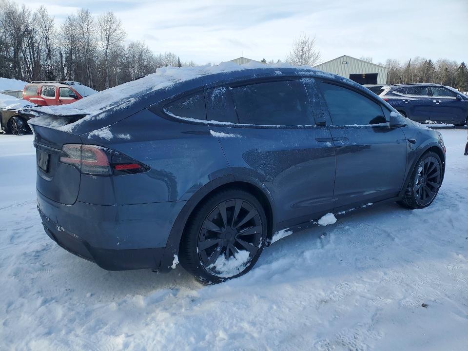 2023 Tesla Model X მანქანა იყიდება აუქციონზე, vin: 7SAXCBE52PF370239, აუქციონის ნომერი: 72842635