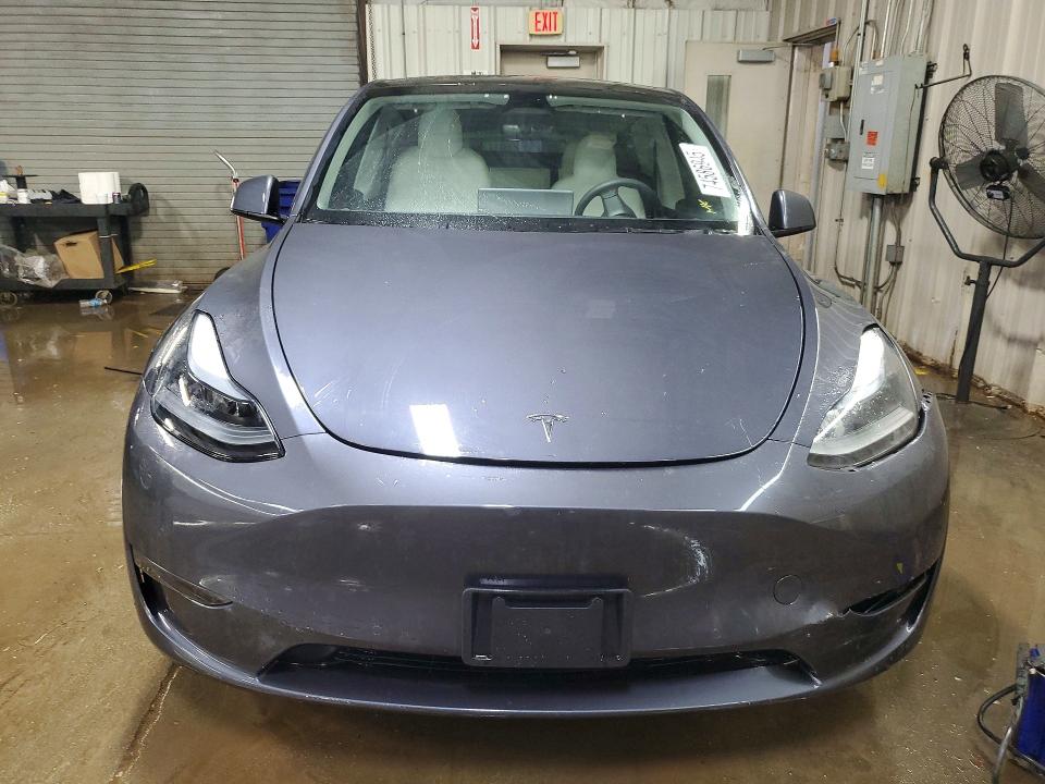 74586945 :رقم المزاد ، 7SAYGDEE4NF522670 vin ، 2022 Tesla Model Y مزاد بيع