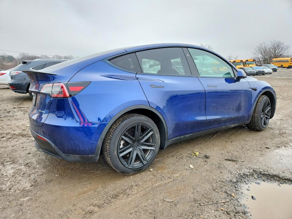 77577855 :رقم المزاد ، 7SAYGDEE9PF826631 vin ، 2023 Tesla Model Y مزاد بيع