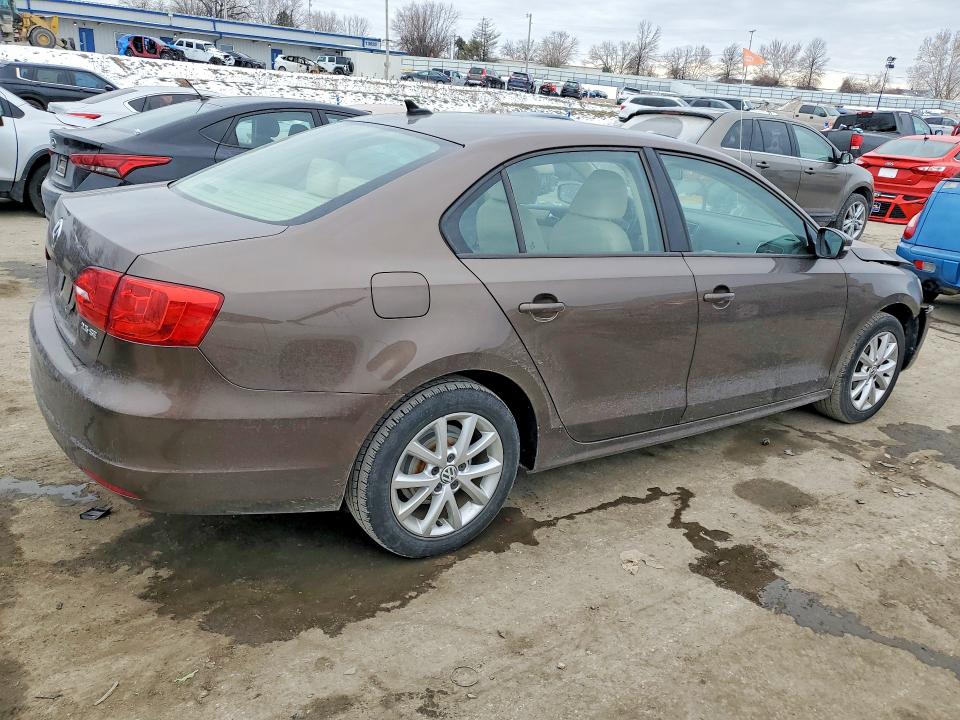 2011 Volkswagen Jetta მანქანა იყიდება აუქციონზე, vin: 3VWDX7AJ1BM327856, აუქციონის ნომერი: 76212345