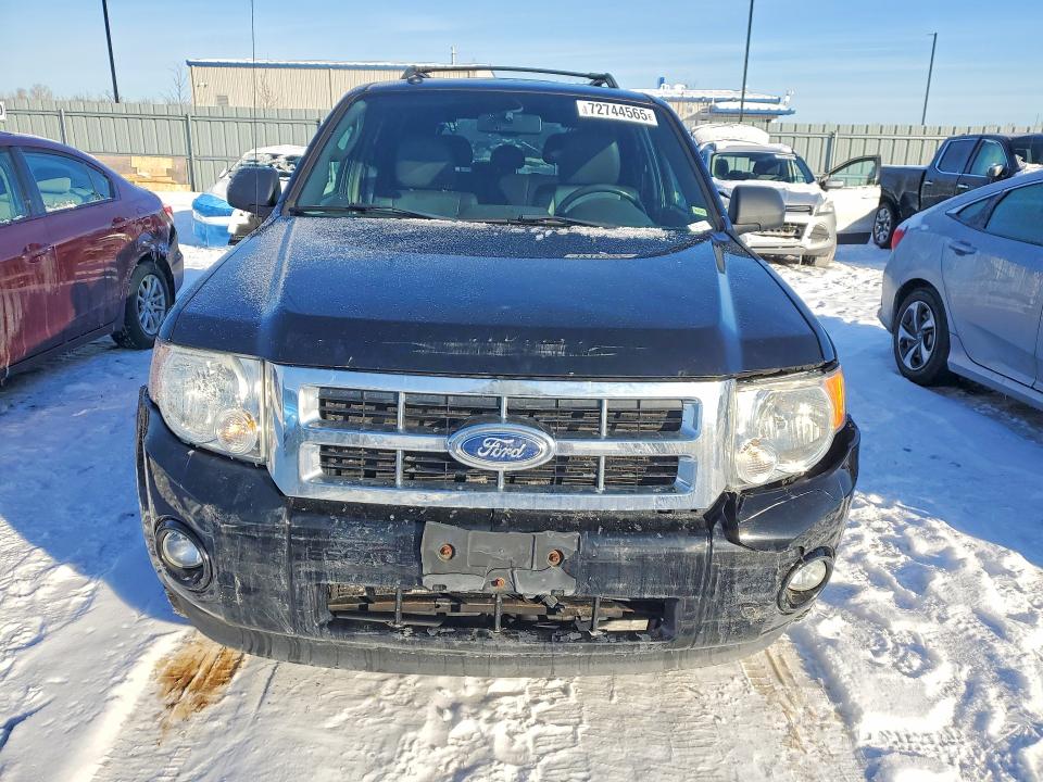 72744565 :رقم المزاد ، 1FMCU03G19KA90749 vin ، 2009 Ford Escape مزاد بيع
