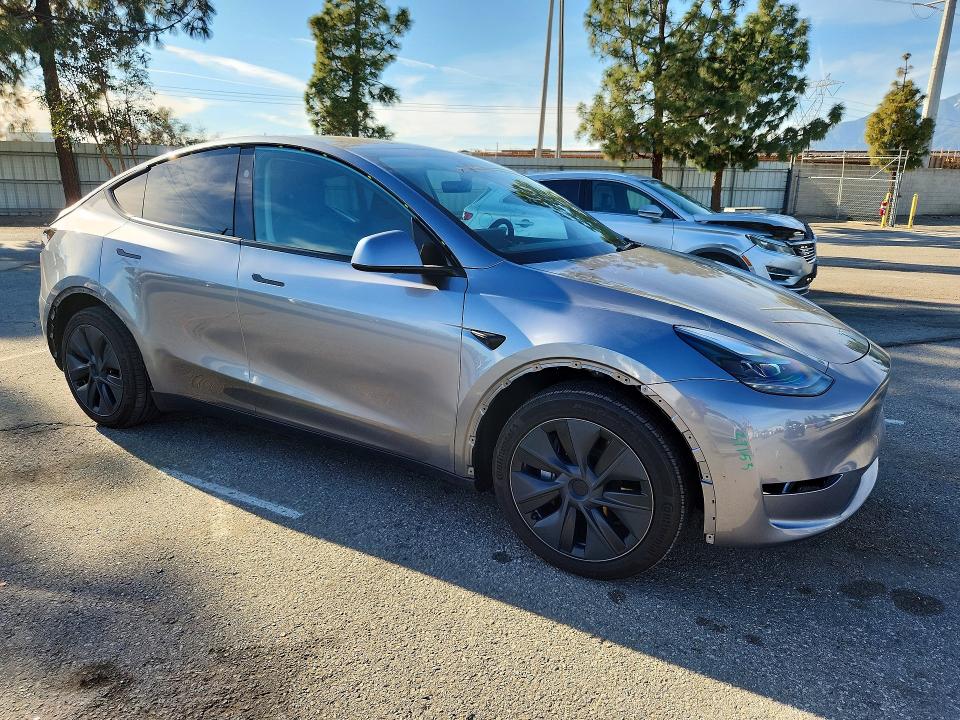 2025 Tesla Model Y მანქანა იყიდება აუქციონზე, vin: 7SAYGDED5SA376697, აუქციონის ნომერი: 79094525