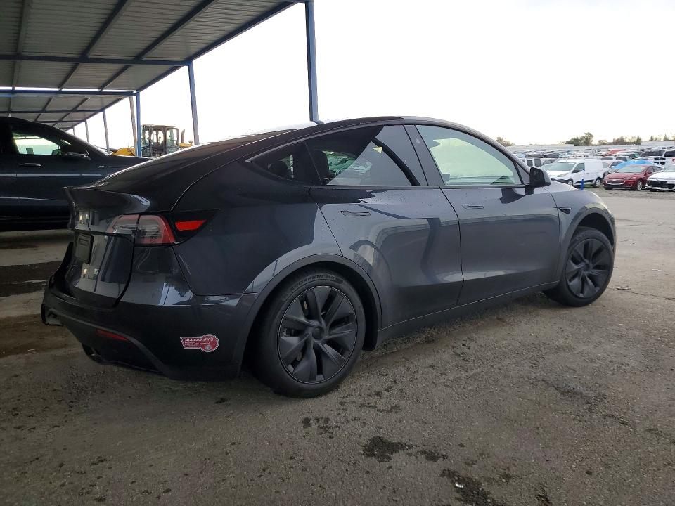 2024 Tesla Model Y მანქანა იყიდება აუქციონზე, vin: 7SAYGDED7RF154028, აუქციონის ნომერი: 78091335