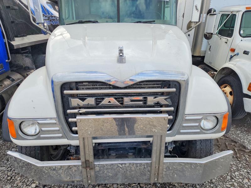 2004 Mack 700 Cv700 მანქანა იყიდება აუქციონზე, vin: 1M2AG11C64M013702, აუქციონის ნომერი: 76618255