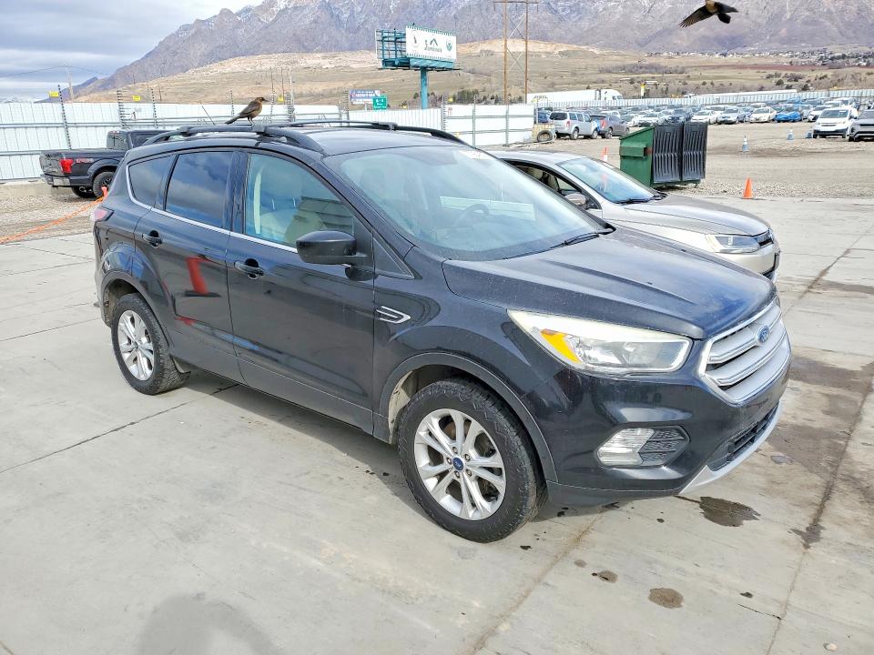 Продажа на аукционе авто 2018 Ford Escape, vin: 1FMCU9GD1JUB44578, номер лота: 77984835