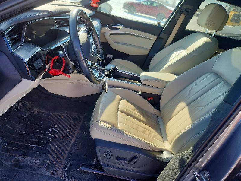 76062435 :رقم المزاد ، WA1AAAGE4KB021993 vin ، 2019 Audi E-tron مزاد بيع