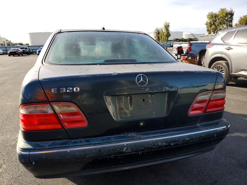Продаж на аукціоні авто 2002 Mercedes-benz E, vin: WDBJF65J42B477365, номер лоту: 77679705