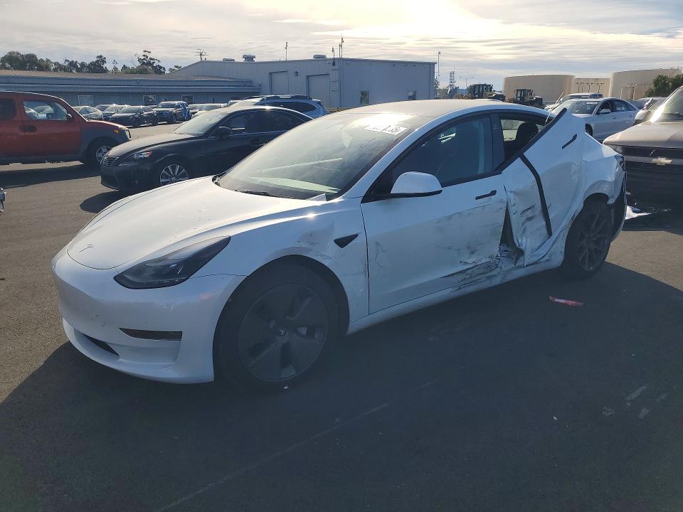 Продаж на аукціоні авто 2023 Tesla Model 3, vin: 5YJ3E1EA6PF403207, номер лоту: 76530635