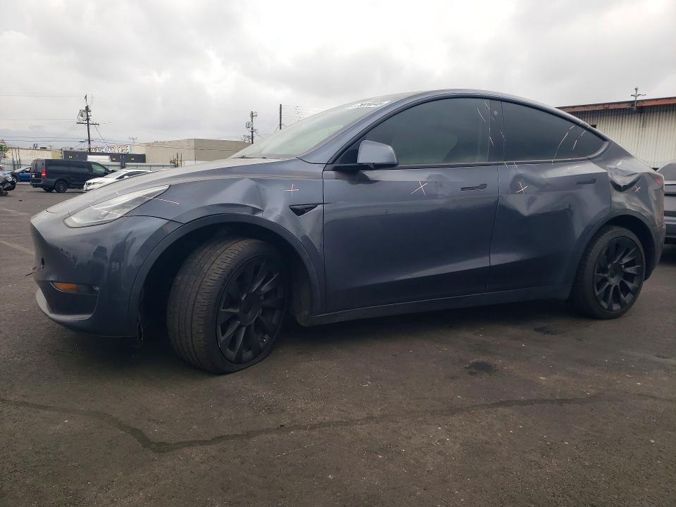 76850845 :رقم المزاد ، 7SAYGDEE1NF511612 vin ، 2022 Tesla Model Y مزاد بيع