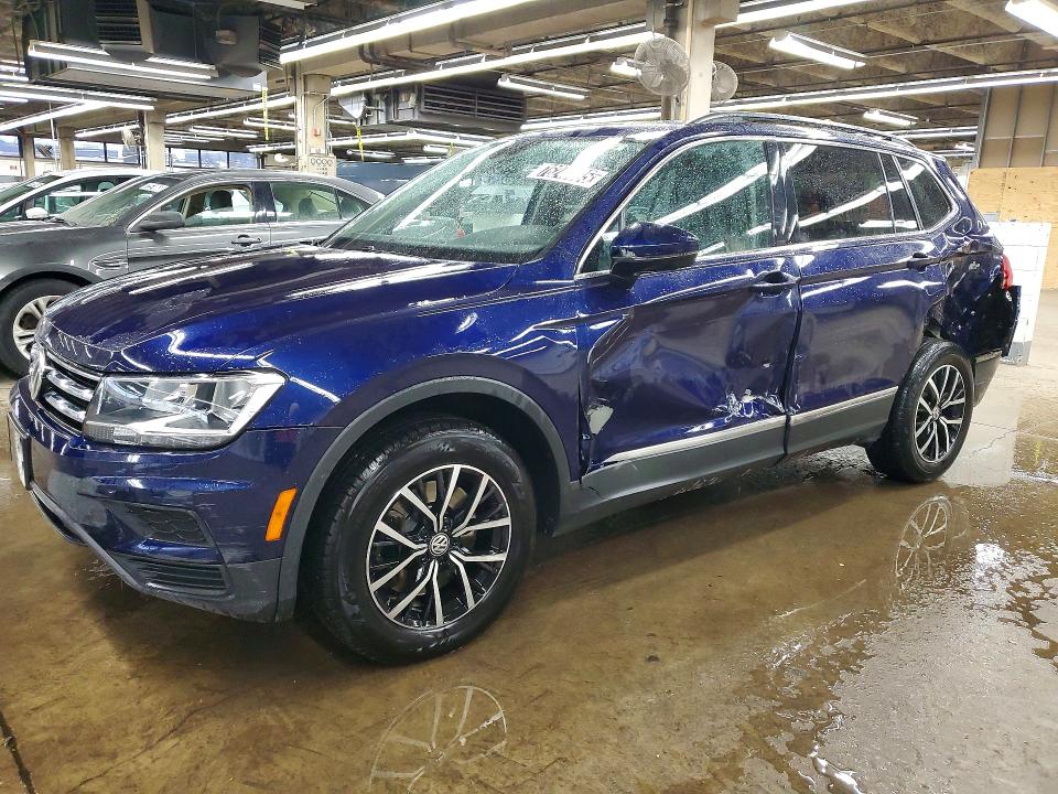 76240085 :رقم المزاد ، 3VV3B7AX3MM101968 vin ، 2021 Volkswagen Tiguan مزاد بيع