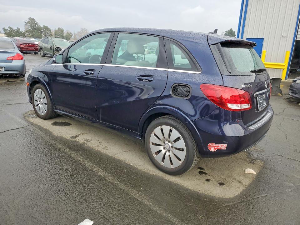 77123595 :رقم المزاد ، WDDVP9AB0HJ013946 vin ، 2017 Mercedes-benz B-class مزاد بيع