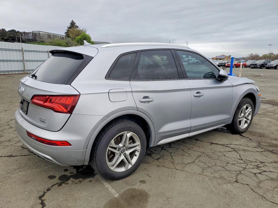 2018 Audi Q5 მანქანა იყიდება აუქციონზე, vin: WA1ANAFY6J2041371, აუქციონის ნომერი: 78997915