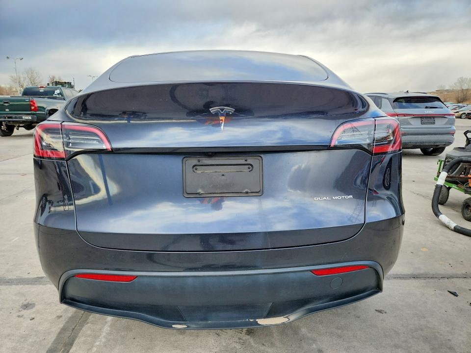 Продажа на аукционе авто 2024 Tesla Model Y, vin: 7SAYGDEE7RF079789, номер лота: 75512185