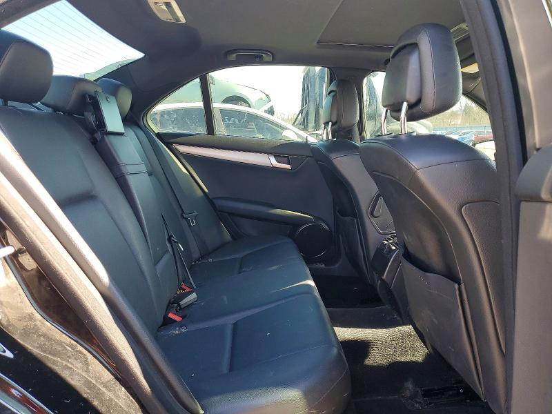 Продажа на аукционе авто 2013 Mercedes-benz C, vin: WDDGF4HB2DR250695, номер лота: 76790125