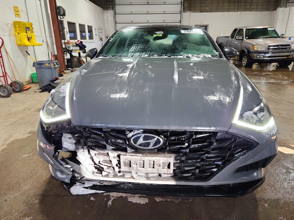 Продажа на аукционе авто 2022 Hyundai Sonata, vin: 5NPEJ4J24NH141805, номер лота: 75841595