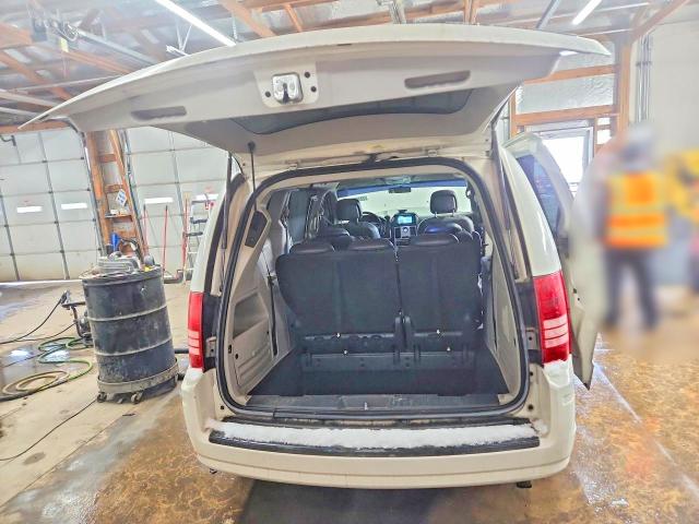 78561335 :رقم المزاد ، 2A4RR8D15AR422359 vin ، 2010 Chrysler Town & Country مزاد بيع