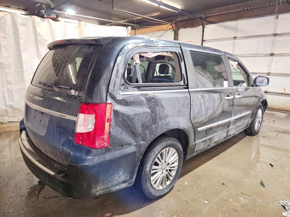 2015 Chrysler Town & Country მანქანა იყიდება აუქციონზე, vin: 2C4RC1CG7FR663111, აუქციონის ნომერი: 75643025
