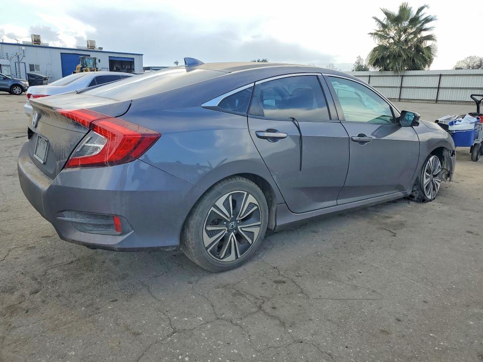 Продажа на аукционе авто 2017 Honda Civic, vin: 2HGFC1F36HH638366, номер лота: 75988055