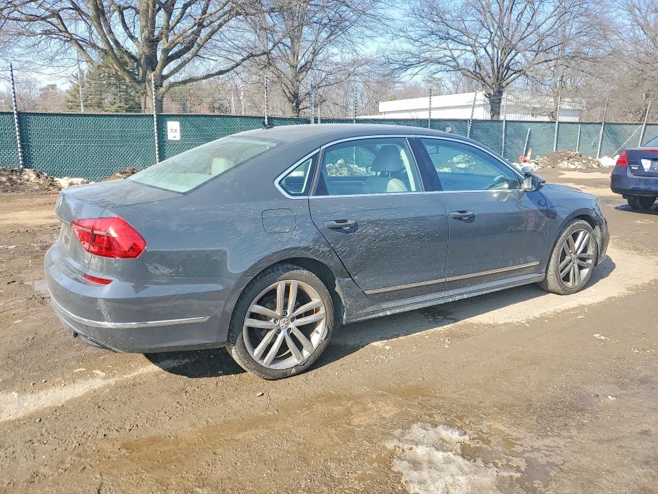 Продажа на аукционе авто 2016 Volkswagen Passat, vin: 1VWAT7A32GC063135, номер лота: 75909265