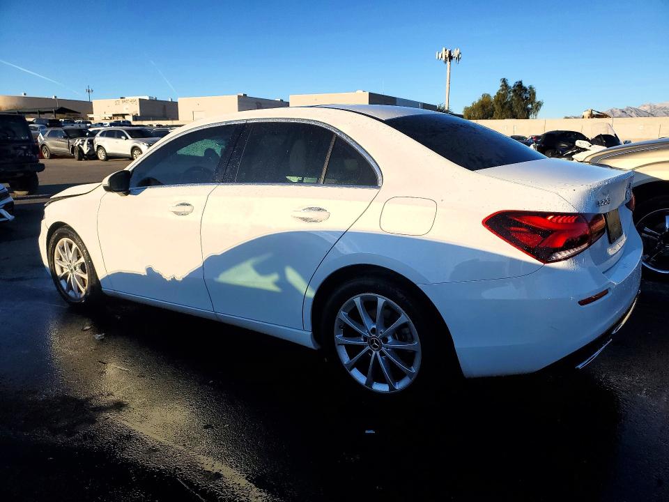 77316295 :رقم المزاد ، W1K3G4EB3MJ263647 vin ، 2021 Mercedes-benz A مزاد بيع