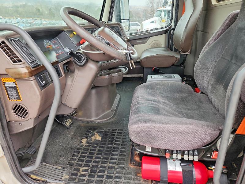 2016 Volvo Vnl მანქანა იყიდება აუქციონზე, vin: 4V4N39TG0GN965520, აუქციონის ნომერი: 77516195