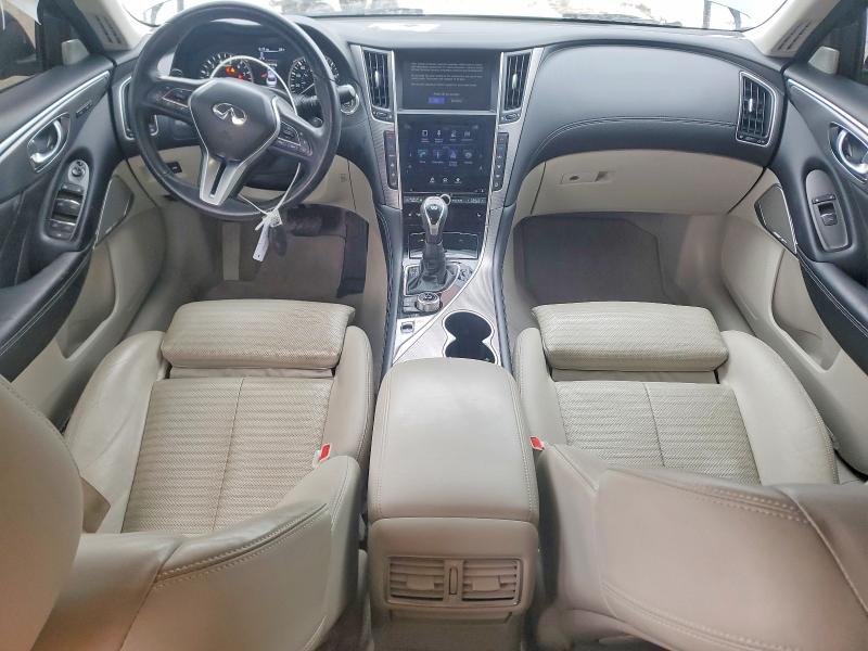 74442155 :رقم المزاد ، JN1EV7AP4JM357688 vin ، 2018 Infiniti Q50 مزاد بيع