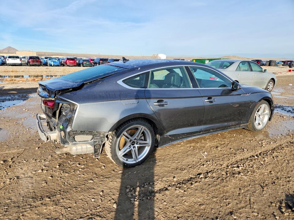 2022 Audi A5 მანქანა იყიდება აუქციონზე, vin: WAUDACF59NA033290, აუქციონის ნომერი: 77781015