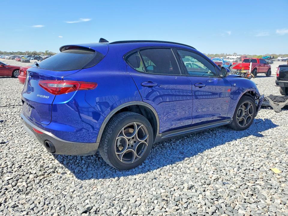 Продажа на аукционе авто 2022 Alfa Romeo Stelvio, vin: ZASPAKBN2N7D48761, номер лота: 78852465