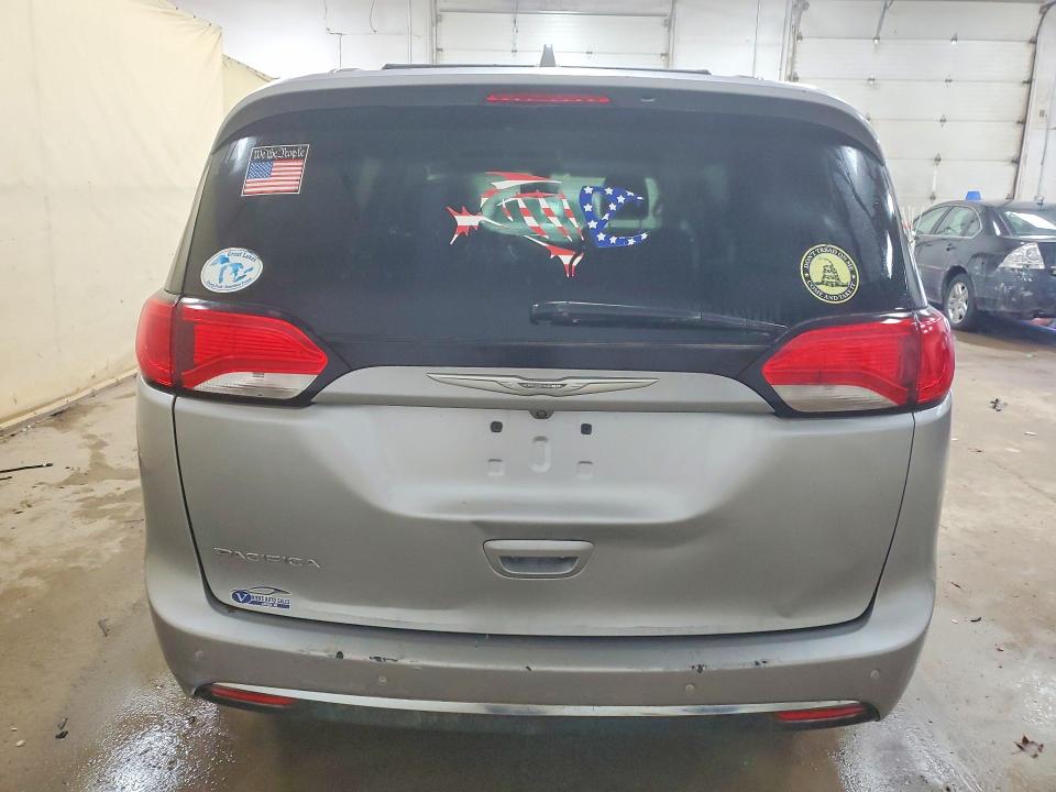 Продажа на аукционе авто 2018 Chrysler Pacifica, vin: 2C4RC1BG3JR112197, номер лота: 76458795
