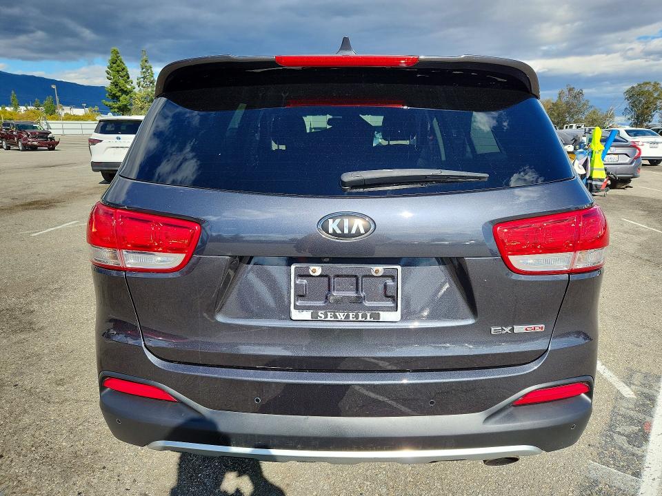 2017 Kia Sorento მანქანა იყიდება აუქციონზე, vin: 5XYPH4A17HG188687, აუქციონის ნომერი: 77554355