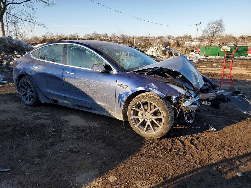 Продажа на аукционе авто 2019 Tesla Model 3, vin: 5YJ3E1EB9KF199536, номер лота: 76254395
