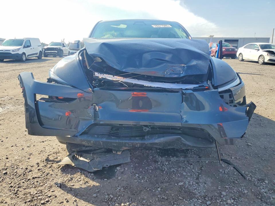 2026 Tesla Model Y მანქანა იყიდება აუქციონზე, vin: 7SAYGDED4TF551798, აუქციონის ნომერი: 78377595