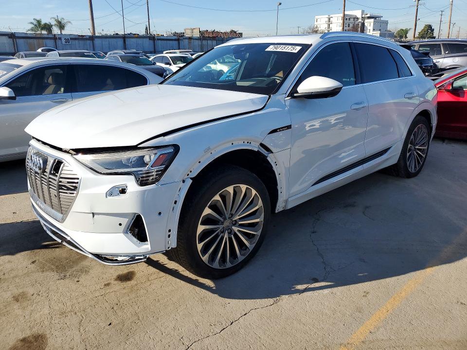 2019 Audi E-tron მანქანა იყიდება აუქციონზე, vin: WA1VABGE7KB020781, აუქციონის ნომერი: 79015175