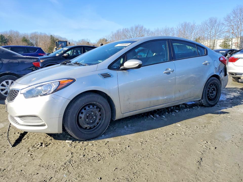 77355385 :رقم المزاد ، KNAFK4A68F5287417 vin ، 2015 Kia Forte مزاد بيع
