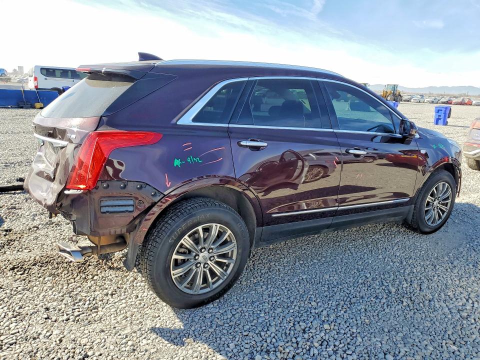 76888815 :رقم المزاد ، 1GYKNDRS2HZ258771 vin ، 2017 Cadillac Xt5 مزاد بيع