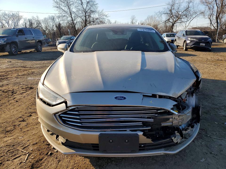 77375395 :رقم المزاد ، 3FA6P0PU1JR106544 vin ، 2018 Ford Fusion مزاد بيع