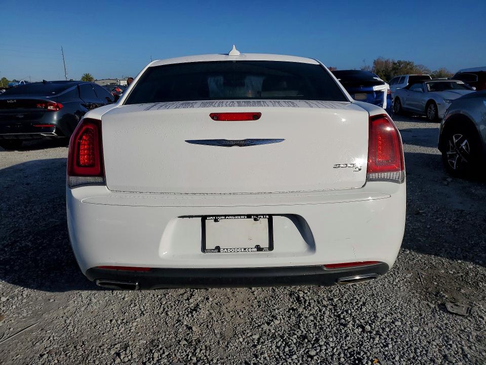 Продажа на аукционе авто 2016 Chrysler 300, vin: 2C3CCABG5GH224346, номер лота: 77839745