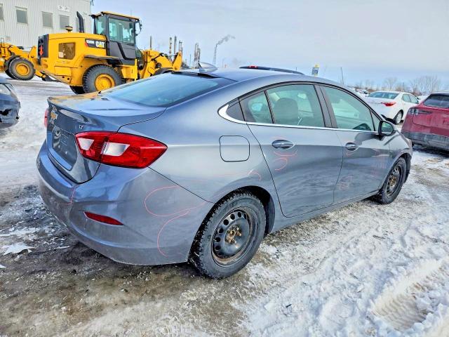 78237255 :رقم المزاد ، 1G1BE5SM8J7215358 vin ، 2018 Chevrolet Cruze مزاد بيع