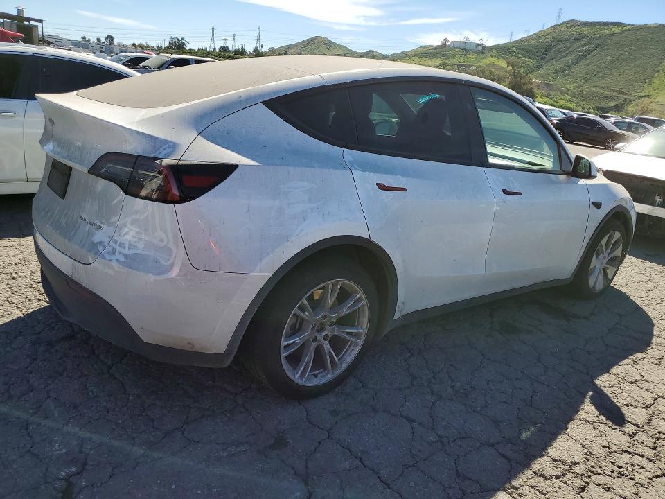 2024 Tesla Model Y მანქანა იყიდება აუქციონზე, vin: 7SAYGDEE5RA258328, აუქციონის ნომერი: 72343415