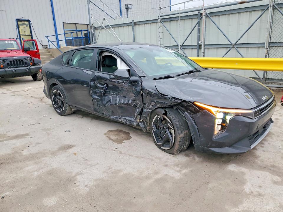 2025 Kia K4 მანქანა იყიდება აუქციონზე, vin: 3KPFU4DE7SE032806, აუქციონის ნომერი: 77315915