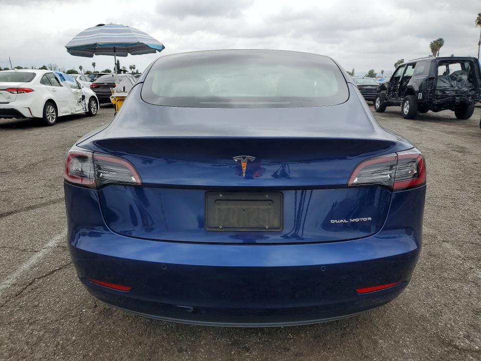 76835275 :رقم المزاد ، 5YJ3E1EB8NF138375 vin ، 2022 Tesla Model 3 مزاد بيع