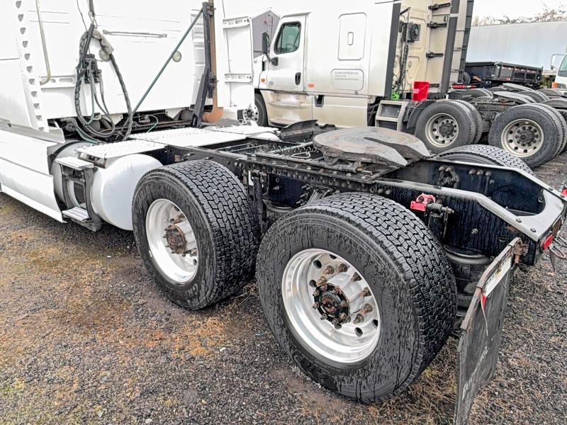 2016 Volvo Vn Vnl მანქანა იყიდება აუქციონზე, vin: 4V4NC9EJ0GN931991, აუქციონის ნომერი: 77786205