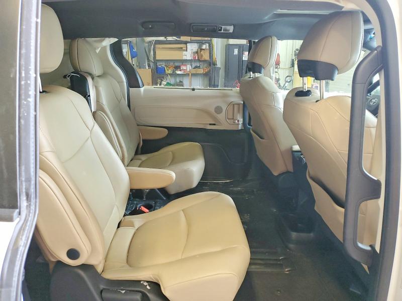 Продажа на аукционе авто 2021 Toyota Sienna, vin: 5TDGRKEC0MS009836, номер лота: 74501725