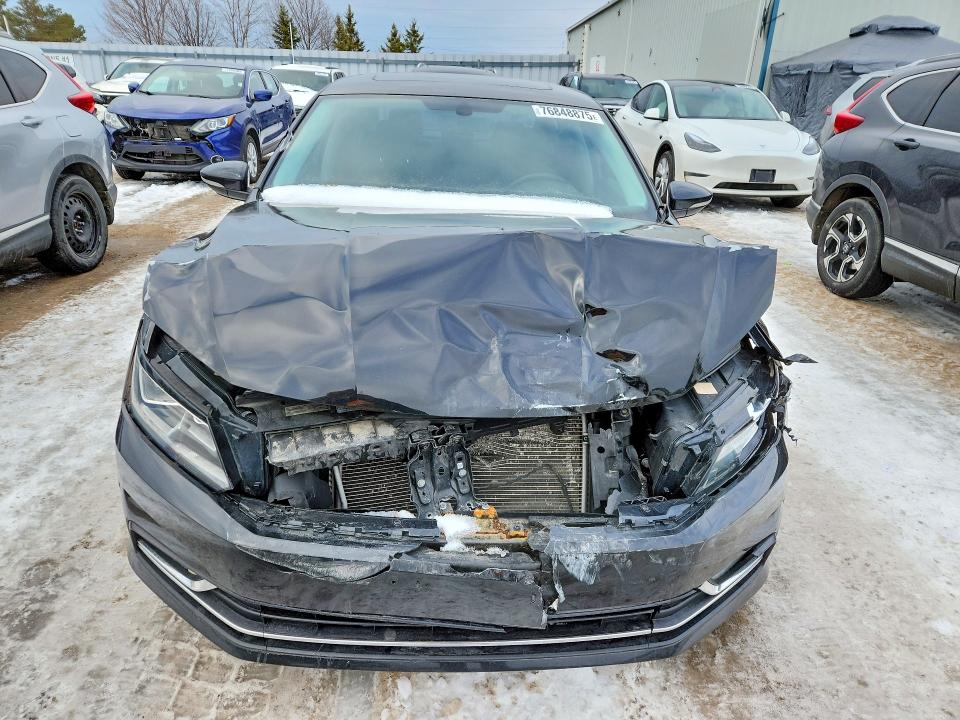 76848875 :رقم المزاد ، 1VWCS7A34GC003708 vin ، 2016 Volkswagen Passat مزاد بيع