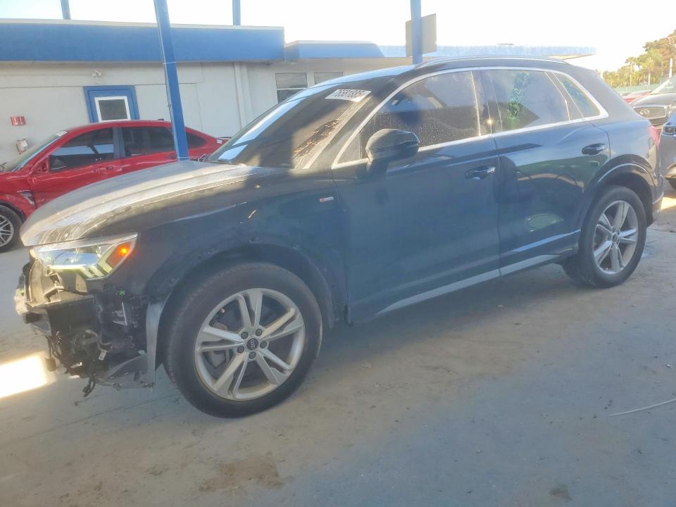 76581885 :رقم المزاد ، WA1EECF33N1146270 vin ، 2022 Audi Q3 مزاد بيع