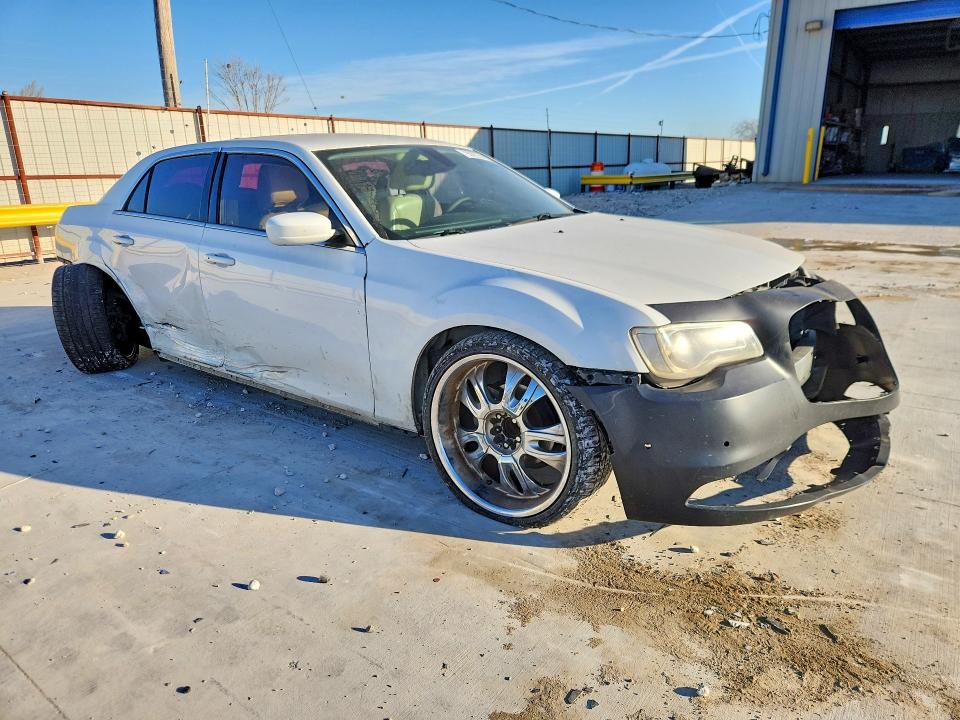 Продажа на аукционе авто 2015 Chrysler 300, vin: 2C3CCAAG0FH785876, номер лота: 79047935