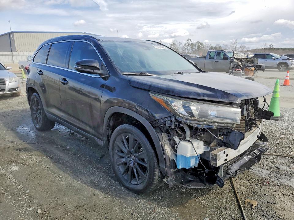 Продажа на аукционе авто 2019 Toyota Highlander, vin: 5TDKZRFH0KS359414, номер лота: 77655295