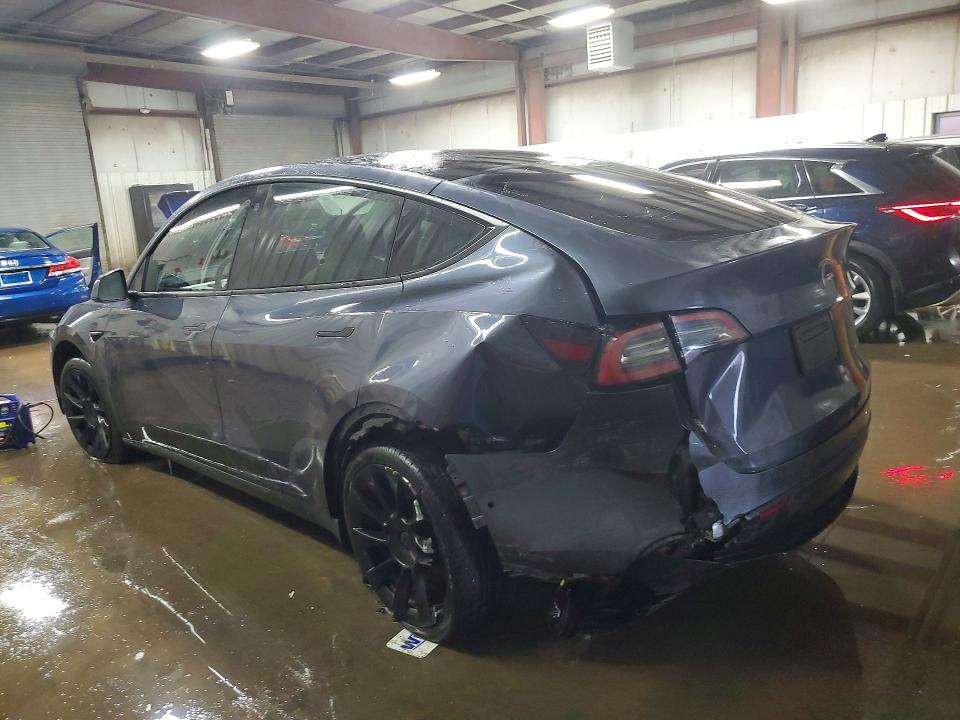 74586945 :رقم المزاد ، 7SAYGDEE4NF522670 vin ، 2022 Tesla Model Y مزاد بيع